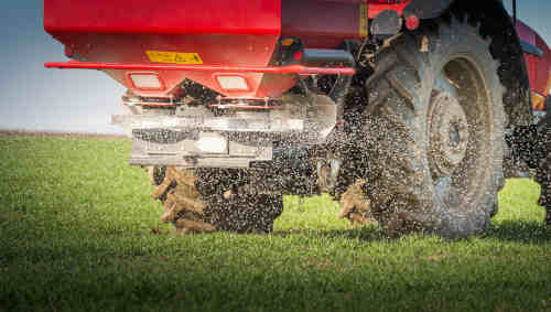 tractor fertilizing